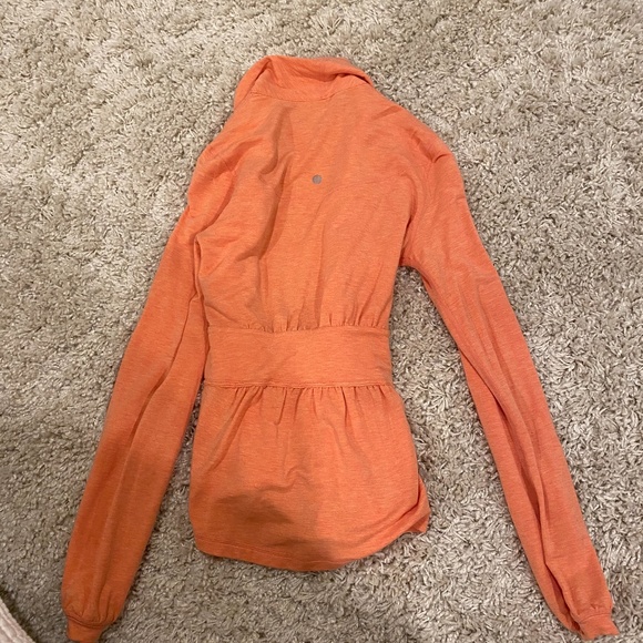 LULULEMON CARDIGAN! Size 6 - Picture 3 of 3